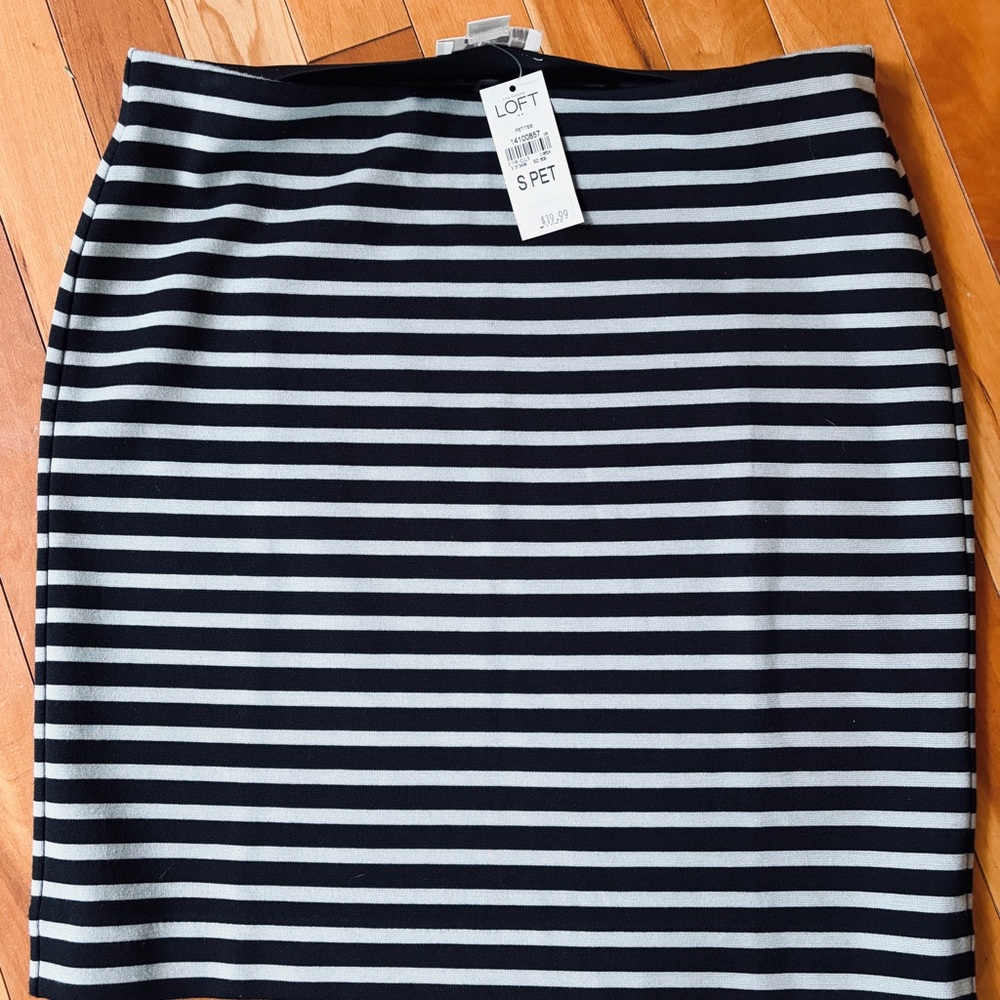 NWT LOFT Women's Black/Gray Striped Stretch Knit Pencil Skirt